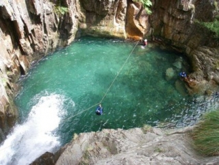 Le Bureau des Guides des Pyrenees Ariegeoises Canyoning vous invite decouvrir le Canyon de l Artigue